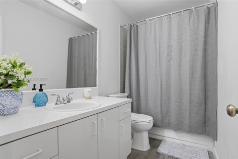 Condominio en venta en Miami, Florida, 2 dormitorios, 120.96 m2 № 2091323 - foto 24
