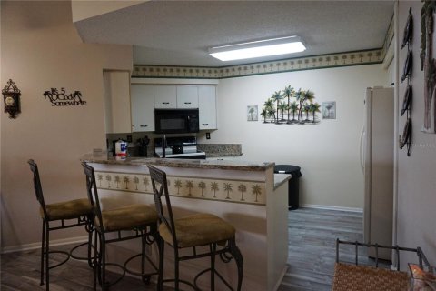Condo in Saint Petersburg, Florida, 2 bedrooms  № 2400322 - photo 7