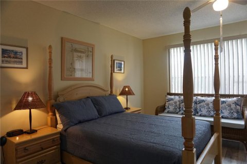 Condo in Saint Petersburg, Florida, 2 bedrooms  № 2400322 - photo 20