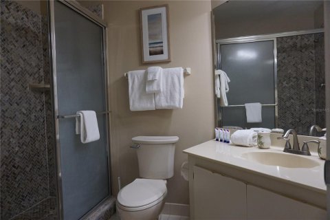Condo in Saint Petersburg, Florida, 2 bedrooms  № 2400322 - photo 19