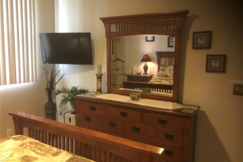 Condo in Saint Petersburg, Florida, 2 bedrooms  № 2400322 - photo 13