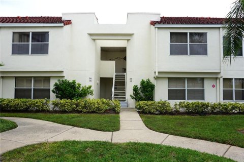 Condo in Saint Petersburg, Florida, 2 bedrooms  № 2400322