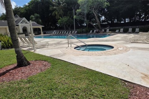 Townhouse in Tamarac, Florida 1 bedroom, 87.79 sq.m. № 1896558 - photo 22