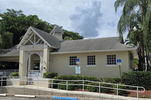 Townhouse in Tamarac, Florida 1 bedroom, 87.79 sq.m. № 1896558 - photo 20