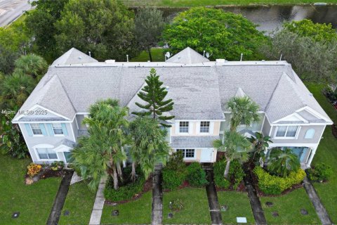 Townhouse in Tamarac, Florida 1 bedroom, 87.79 sq.m. № 1896558 - photo 17
