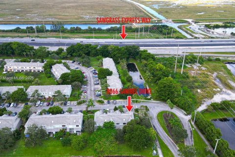 Townhouse in Tamarac, Florida 1 bedroom, 87.79 sq.m. № 1896558 - photo 13