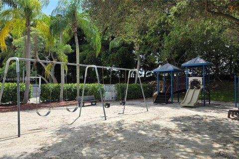 Townhouse in Tamarac, Florida 1 bedroom, 87.79 sq.m. № 1896558 - photo 24