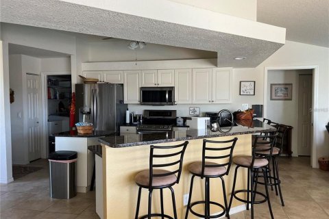 Villa ou maison à vendre à Port Charlotte, Floride: 4 chambres, 213.68 m2 № 2199312 - photo 11