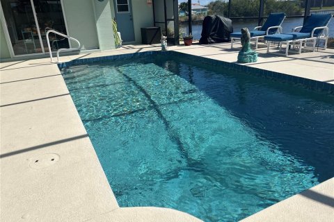 Villa ou maison à vendre à Port Charlotte, Floride: 4 chambres, 213.68 m2 № 2199312 - photo 4