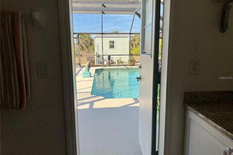 Villa ou maison à vendre à Port Charlotte, Floride: 4 chambres, 213.68 m2 № 2199312 - photo 27