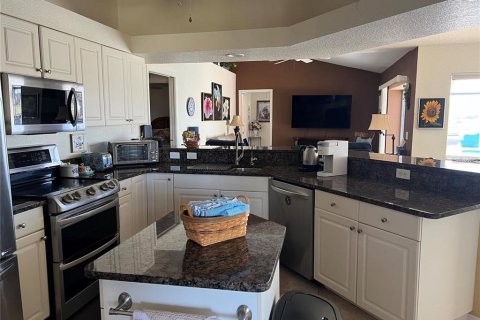 Villa ou maison à vendre à Port Charlotte, Floride: 4 chambres, 213.68 m2 № 2199312 - photo 10