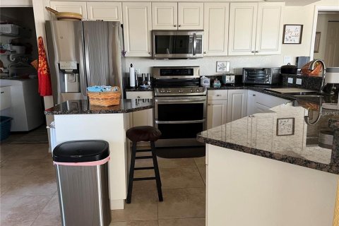 Villa ou maison à vendre à Port Charlotte, Floride: 4 chambres, 213.68 m2 № 2199312 - photo 13