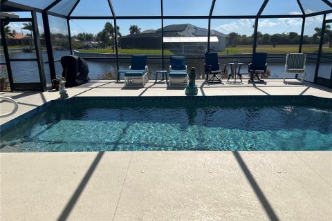 Villa ou maison à vendre à Port Charlotte, Floride: 4 chambres, 213.68 m2 № 2199312 - photo 6