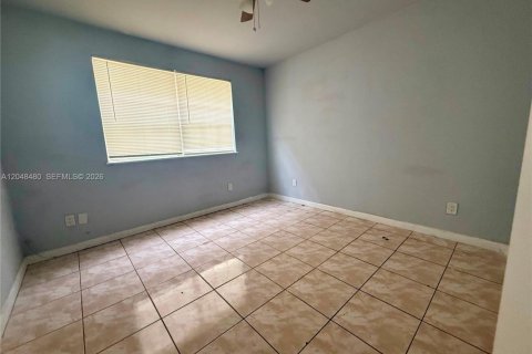 Copropriété à louer à Opa-locka, Floride: 3 chambres, 98.1 m2 № 2278228 - photo 11