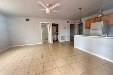 Copropriété à louer à Opa-locka, Floride: 3 chambres, 98.1 m2 № 2278228 - photo 4