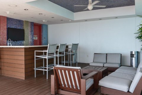 Condo in Miami, Florida, 2 bedrooms  № 1877691 - photo 12