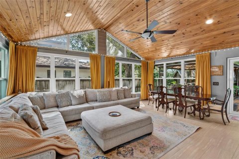 Villa ou maison à vendre à Tampa, Floride: 3 chambres, 176.51 m2 № 2418334 - photo 3