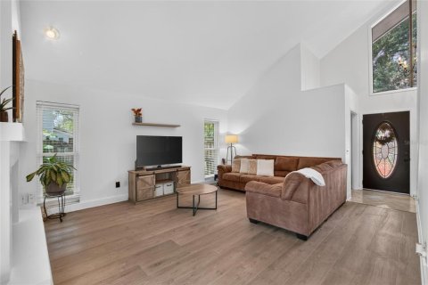 Villa ou maison à vendre à Tampa, Floride: 3 chambres, 176.51 m2 № 2418334 - photo 6