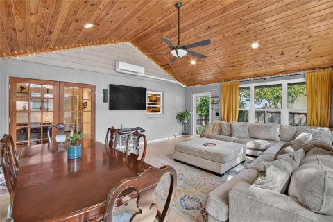 Villa ou maison à vendre à Tampa, Floride: 3 chambres, 176.51 m2 № 2418334 - photo 4