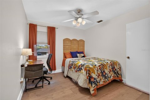 Villa ou maison à vendre à Tampa, Floride: 3 chambres, 176.51 m2 № 2418334 - photo 18