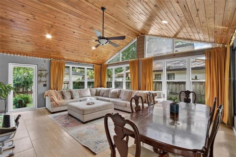 Villa ou maison à vendre à Tampa, Floride: 3 chambres, 176.51 m2 № 2418334 - photo 2