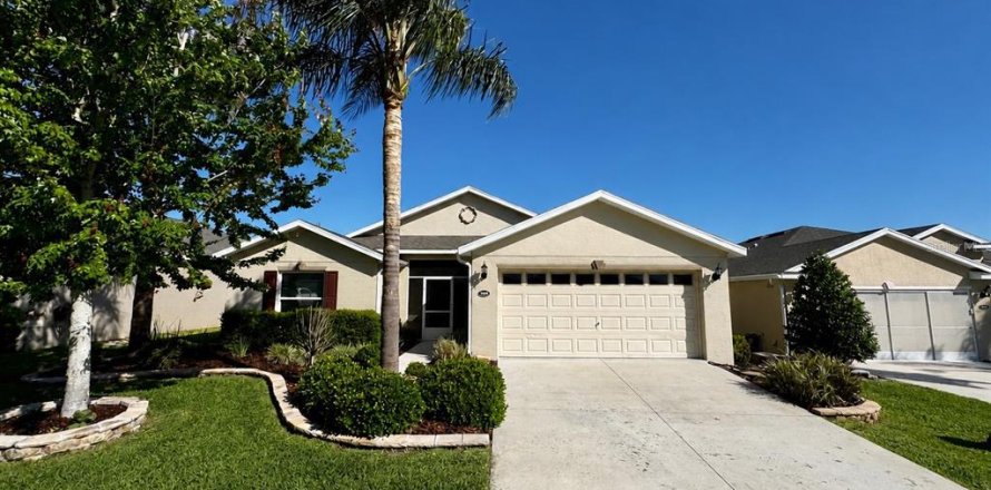 Villa ou maison à Leesburg, Floride 3 chambres, 157.84 m2 № 2094364