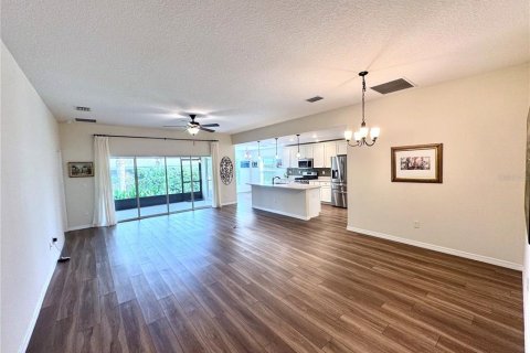 Villa ou maison à louer à Leesburg, Floride: 3 chambres, 157.84 m2 № 2094364 - photo 3