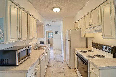 House in Englewood, Florida 2 bedrooms, 112.5 sq.m. № 1903842 - photo 16