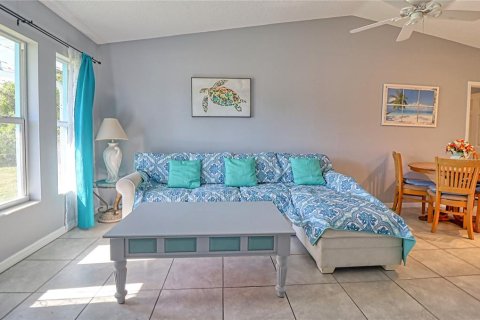 House in Englewood, Florida 2 bedrooms, 112.5 sq.m. № 1903842 - photo 8