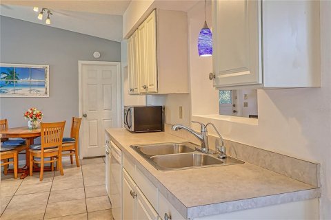 House in Englewood, Florida 2 bedrooms, 112.5 sq.m. № 1903842 - photo 19
