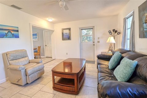 House in Englewood, Florida 2 bedrooms, 112.5 sq.m. № 1903842 - photo 15