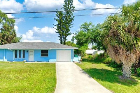 House in Englewood, Florida 2 bedrooms, 112.5 sq.m. № 1903842 - photo 1