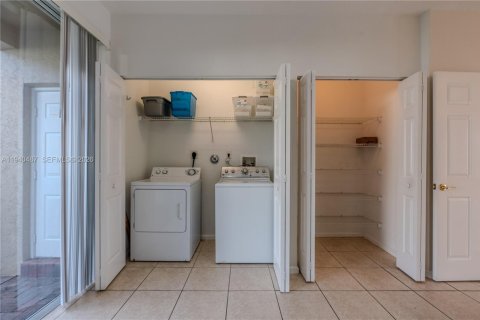 Adosado en venta en Plantation, Florida, 2 dormitorios, 118.91 m2 № 1997691 - foto 25