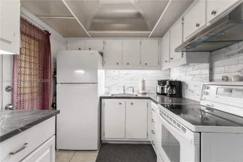 Condominio en venta en Miami, Florida, 1 dormitorio, 82.03 m2 № 2015305 - foto 2