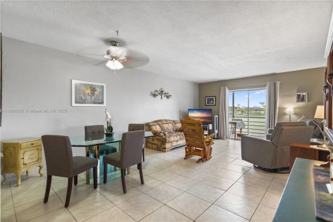 Condominio en venta en Miami, Florida, 1 dormitorio, 82.03 m2 № 2015305 - foto 8