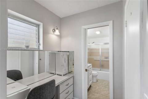 Condominio en venta en Miami, Florida, 1 dormitorio, 82.03 m2 № 2015305 - foto 5