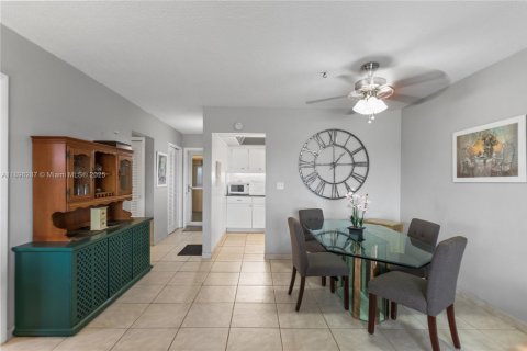 Condominio en venta en Miami, Florida, 1 dormitorio, 82.03 m2 № 2015305 - foto 14