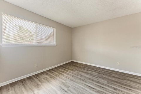 Condo in Tampa, Florida, 2 bedrooms  № 2233823 - photo 13