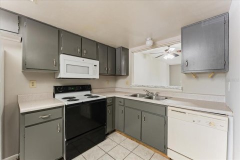 Condo in Tampa, Florida, 2 bedrooms  № 2233823 - photo 5