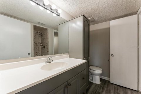 Condo in Tampa, Florida, 2 bedrooms  № 2233823 - photo 15
