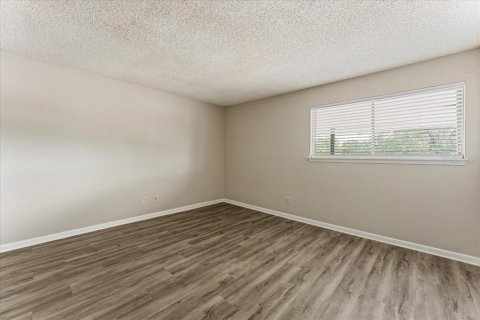 Condo in Tampa, Florida, 2 bedrooms  № 2233823 - photo 19