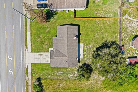 House in Deltona, Florida 3 bedrooms, 110.93 sq.m. № 2396382 - photo 25