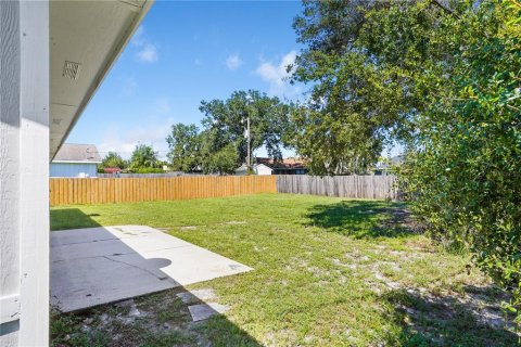 House in Deltona, Florida 3 bedrooms, 110.93 sq.m. № 2396382 - photo 26