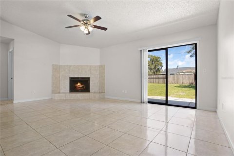 House in Deltona, Florida 3 bedrooms, 110.93 sq.m. № 2396382 - photo 8