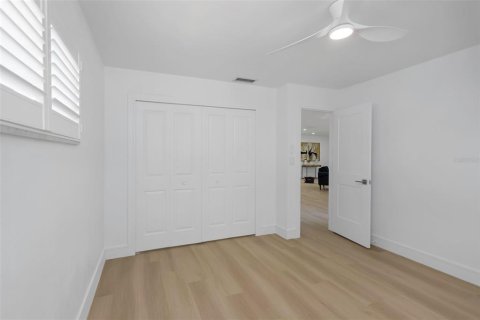 House in Apollo Beach, Florida 4 bedrooms, 203.55 sq.m. № 1719048 - photo 24