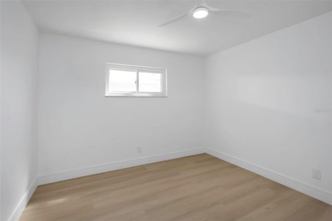 House in Apollo Beach, Florida 4 bedrooms, 203.55 sq.m. № 1719048 - photo 25