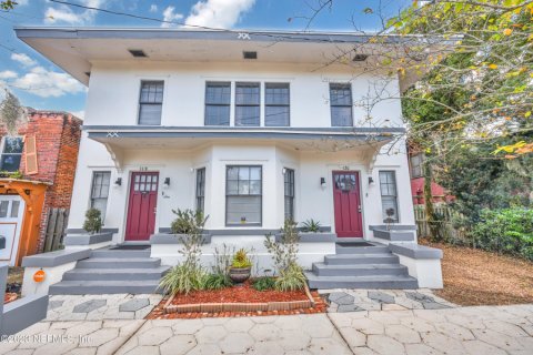Duplex in Jacksonville, Florida 5 bedrooms, 299.42 sq.m. № 858062 - photo 1