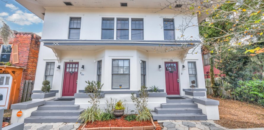 Duplex in Jacksonville, Florida 5 bedrooms, 299.42 sq.m. № 858062