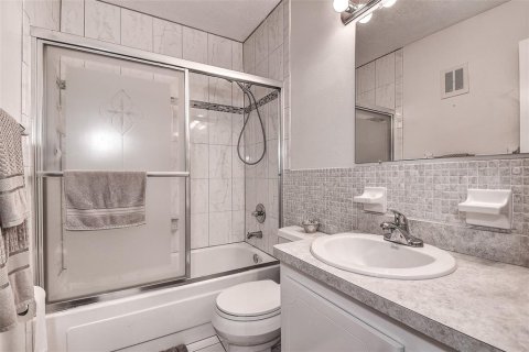 Купить кондоминиум в Галфпорта, Флорида 6 комнат, 116.13м2, № 2234830 - фото 24