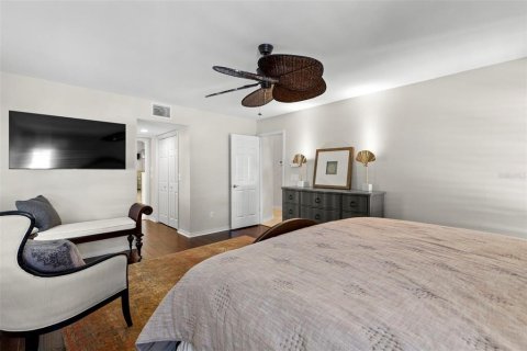 House in Tampa, Florida 3 bedrooms, 231.51 sq.m. № 1894703 - photo 25